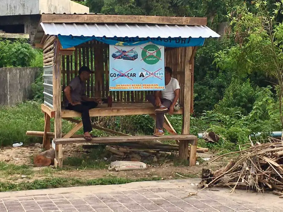 A banner saying it doesn't allow taxi apps in the area