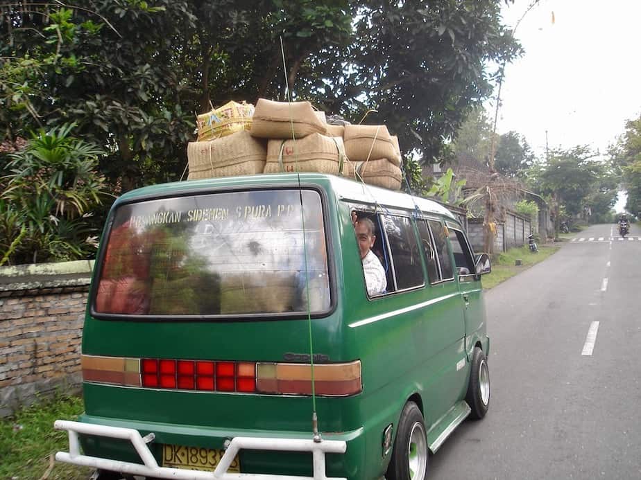 local Balinese heading to Besakih temple