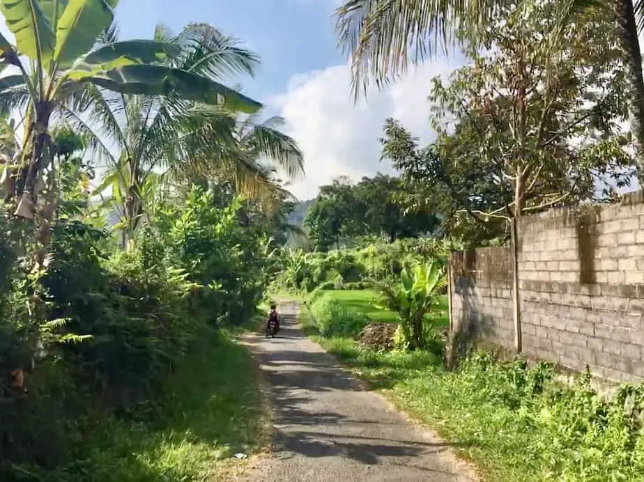 follow a route in sidemen bali