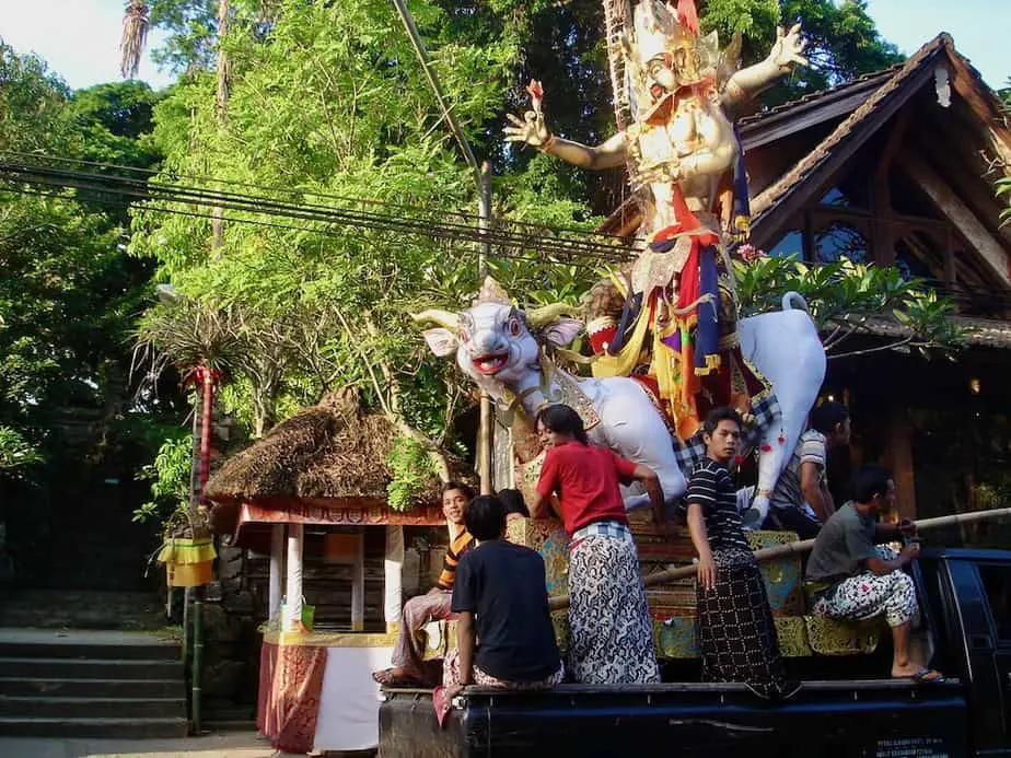Balinese men with a Hindu decoration
