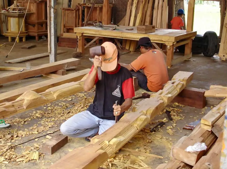 carving wood for temples and villas in bali