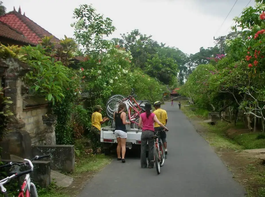 returning the bicycle in ubud