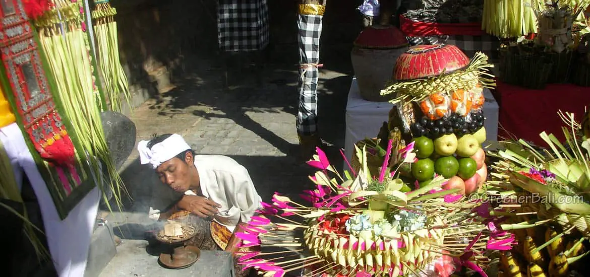 placing offerings in sanur