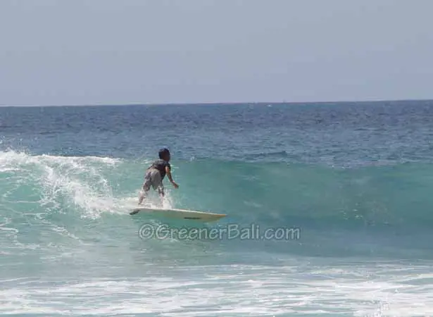 balangan beach surfing 