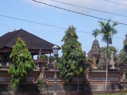 palace in klungkung bali