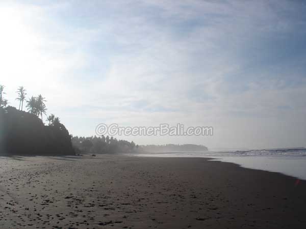 walk along balian beach 