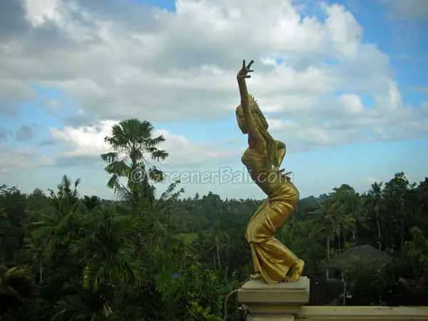 statue at antonio blanco's house