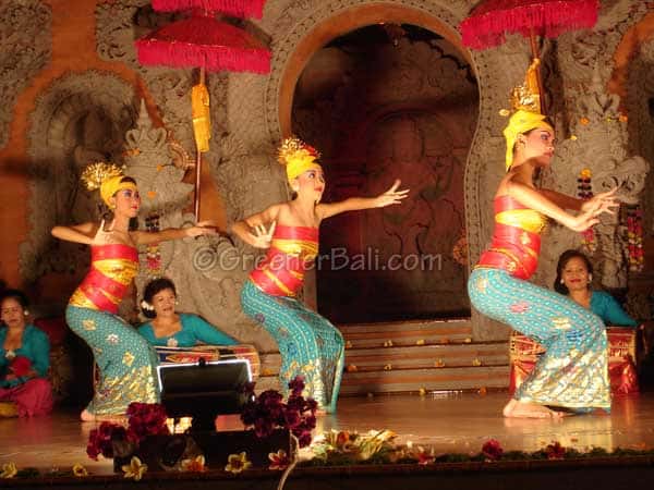Legong dancers performing in Ubud 
