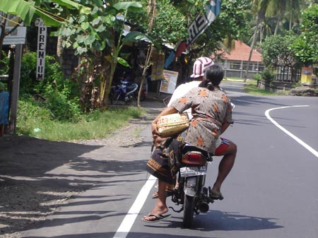 local don't use helmet on bike in Bali 