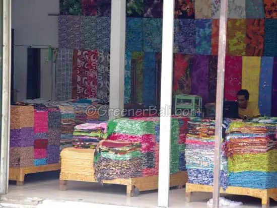 bali-shopping-sarongs 