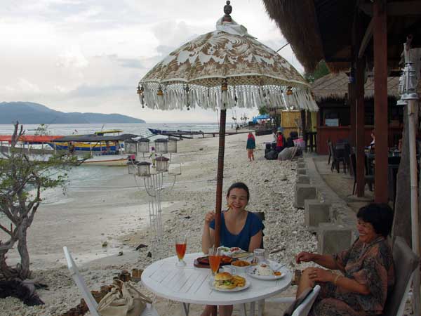 restaurant travel tips on gili islands