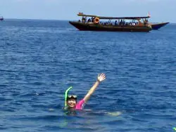 snorkeling at gili trawangan lombok