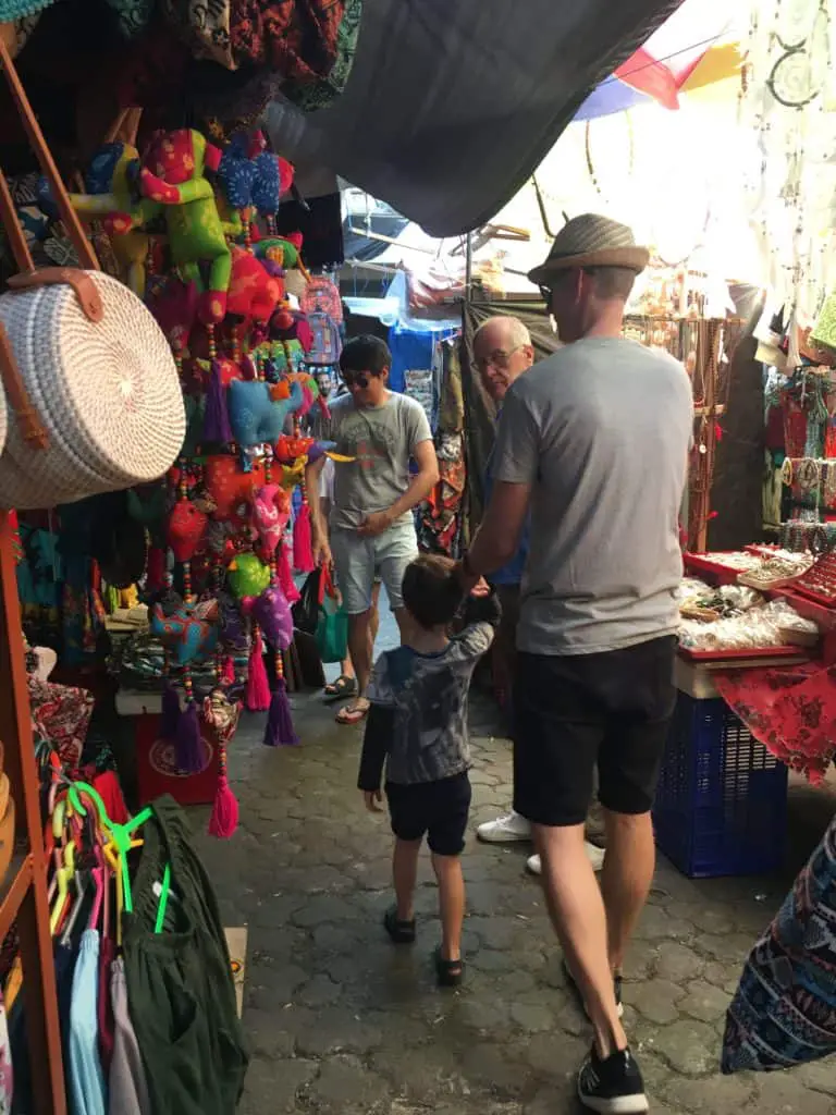 walking around the ubud art market in bali