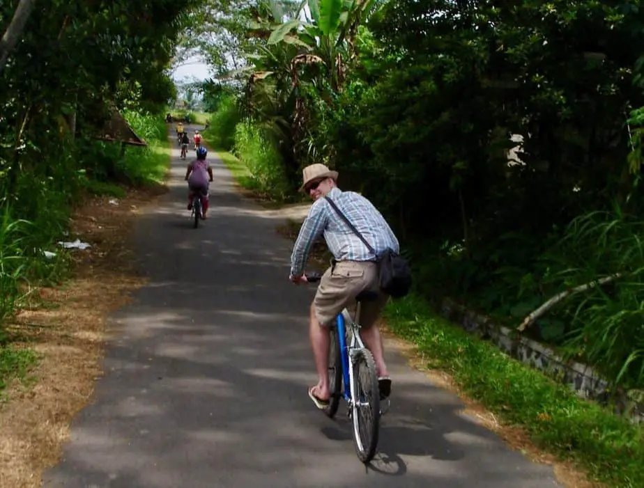 mountain biking downhill to Ubud from Kintamani