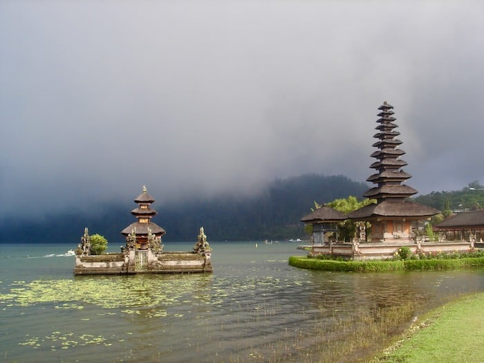 the ulun danau beratan temple