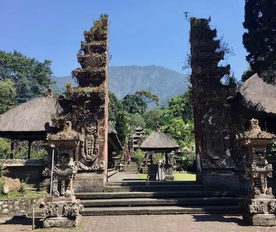 entrance to the Luhur Batukaru temple