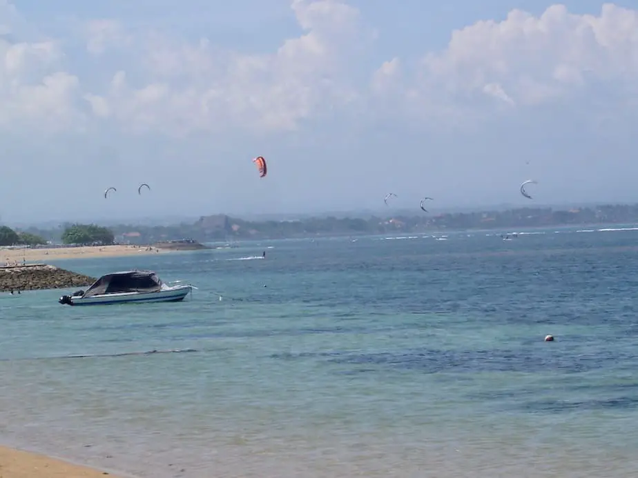kite surfing in Sanur