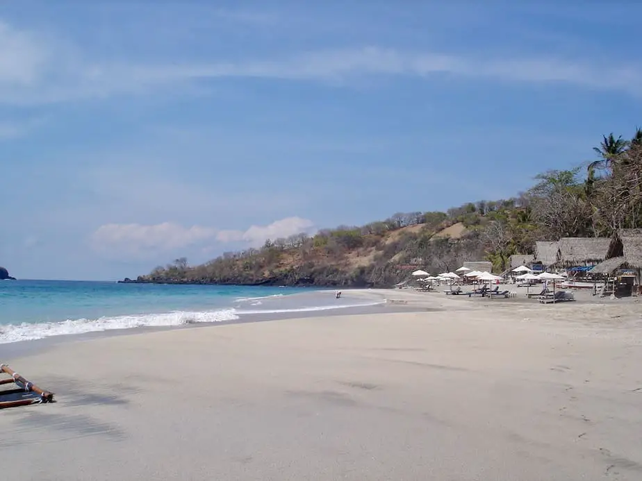 sun loungers in Pasir Putih Beach in Bali