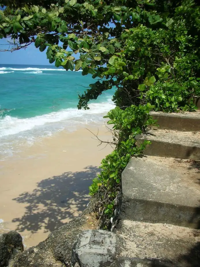 patch of sand at Green Bowl Beach