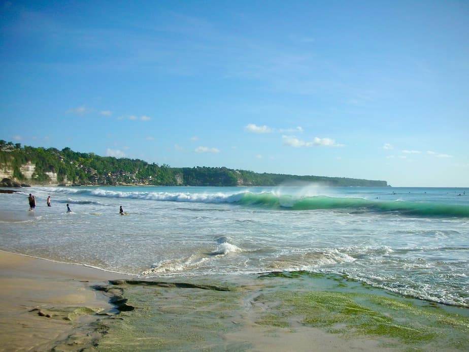 Strong waves at Dreamland Beach in Bali
