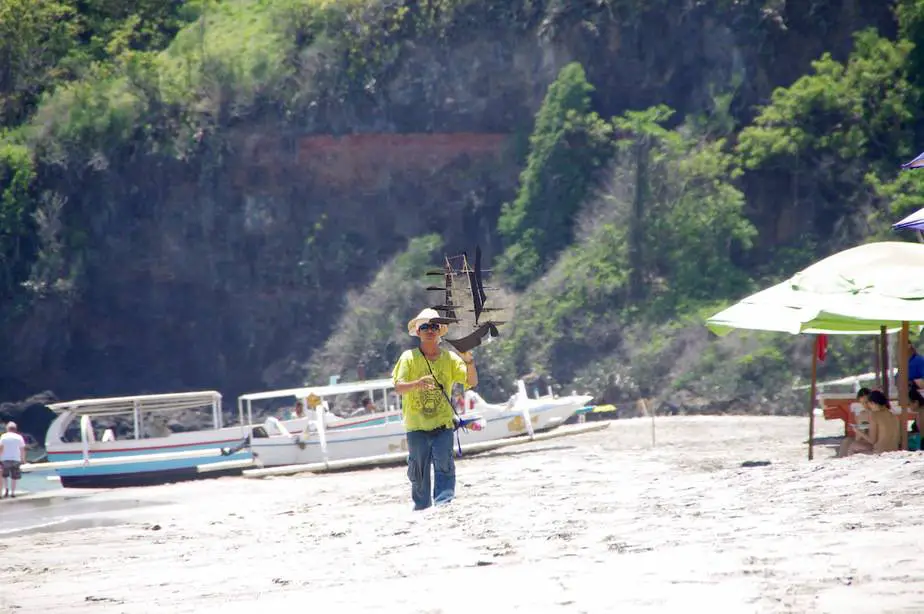 vendor at Pasir Puthih, white beach in bali