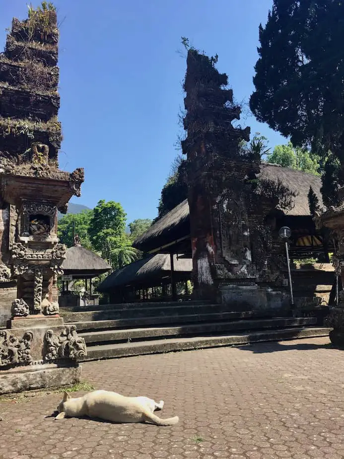 carved entrance to the Luhur Batukaru temple