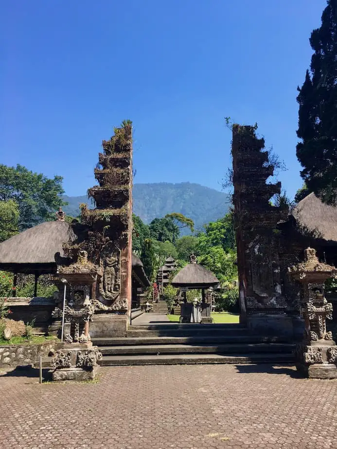 entrance to the Luhur Batukaru Temple