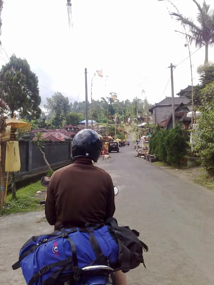 driving in Bali by motor scooter to Kintamani