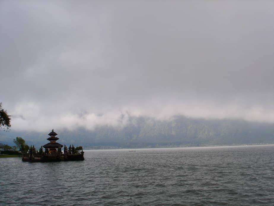 clouds at Mount Catur and lake Bratan