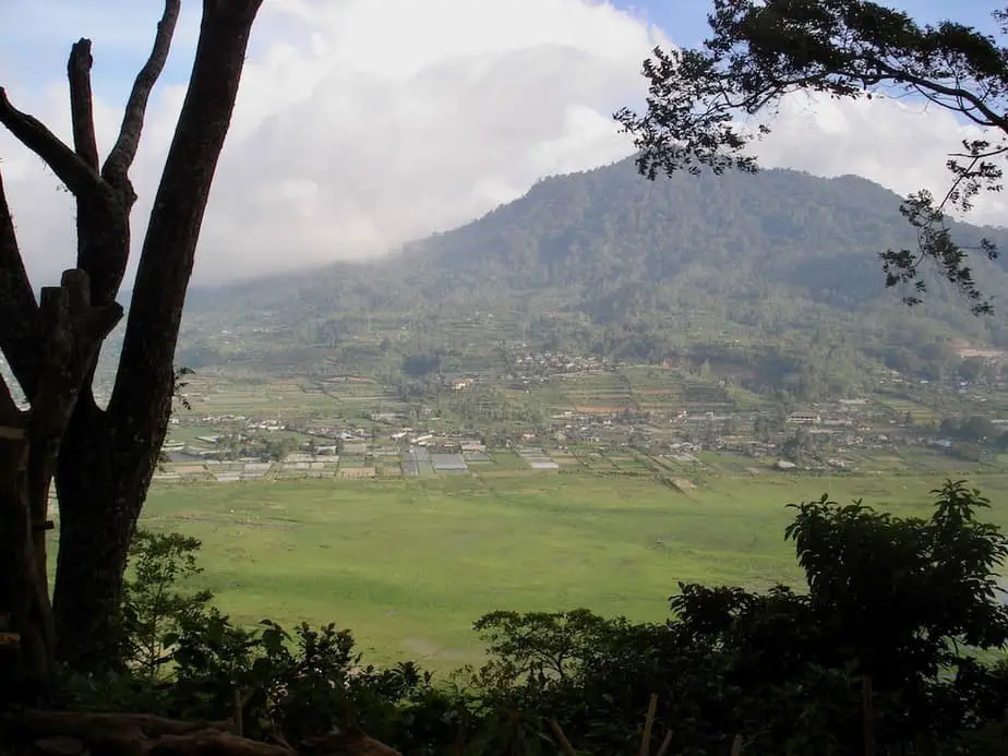 agricultural land next to Lake Buyan