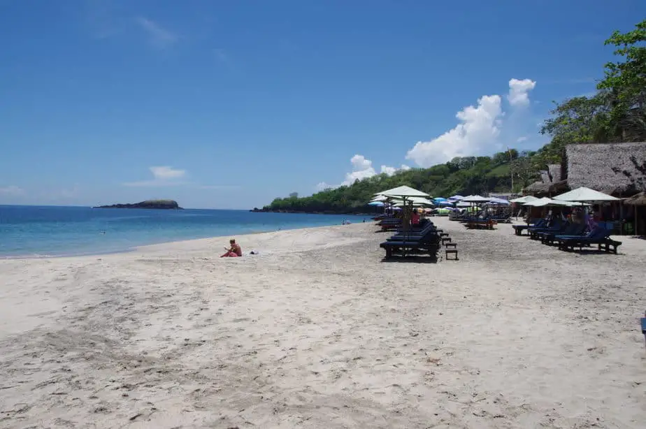 beach loungers for rent on Pasir Putih in East Bali