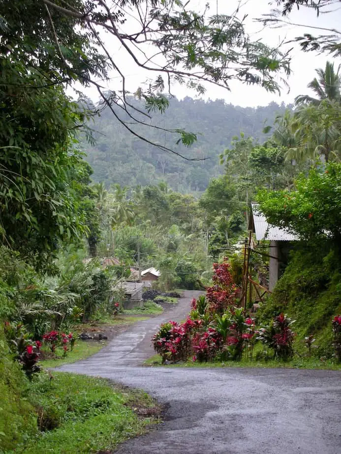 quiet road from manggis to candidasa beach