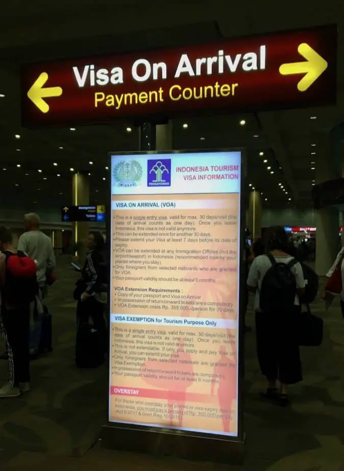 visa on arrival sign at denpasar airport